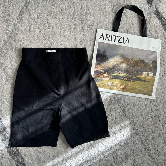 Aritzia Babaton Forte Short - Picture 2 of 2